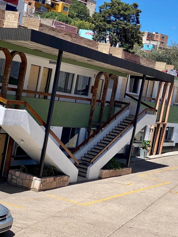 Hotel Zacatecas Courts Zewnętrze zdjęcie